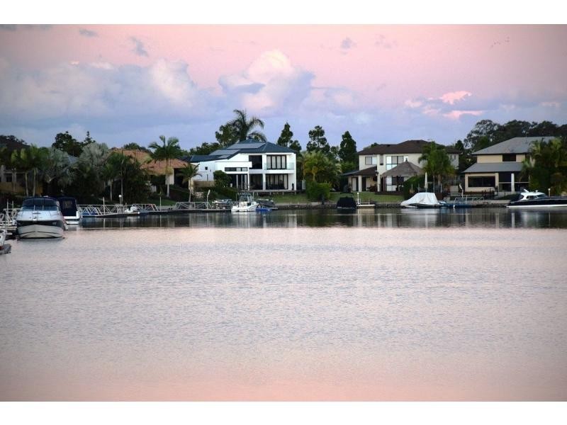 24 Calmwater Crescent, Gold Coast, Helensvale QLD 4212