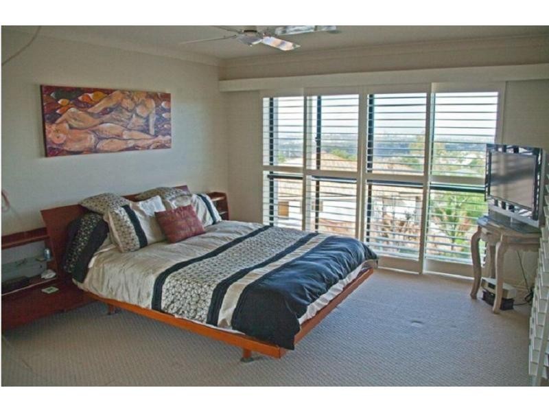 73 Armstrong Way, Highland Park QLD 4211