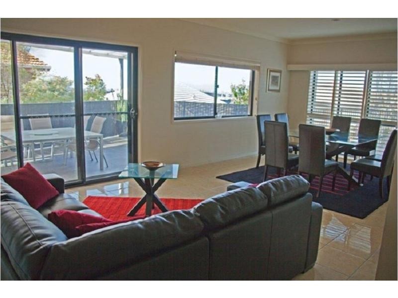 73 Armstrong Way, Highland Park QLD 4211
