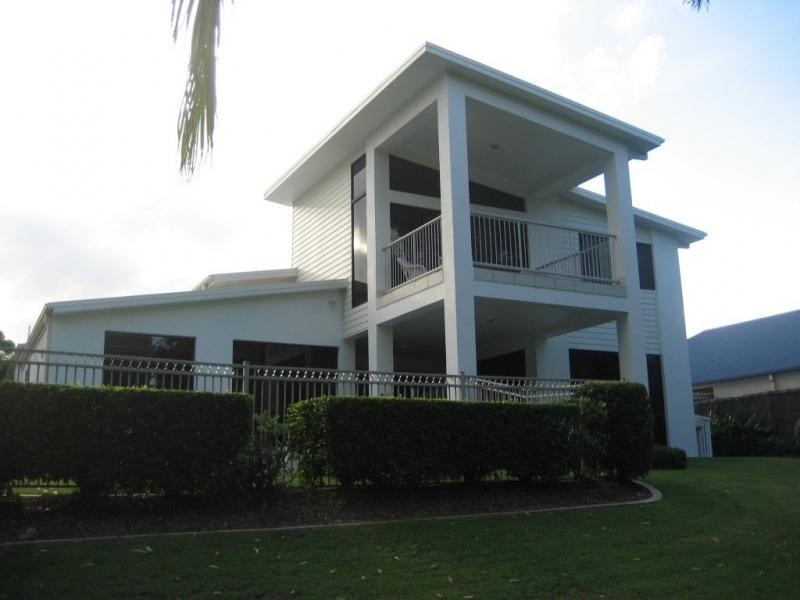 15 Lacerta Avenue, Robina QLD 4226