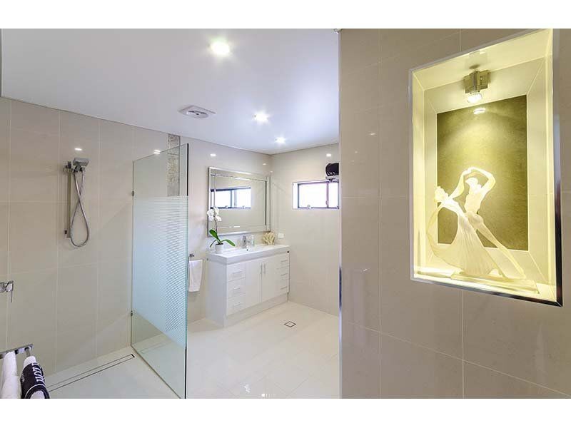 Broadbeach Waters QLD 4218