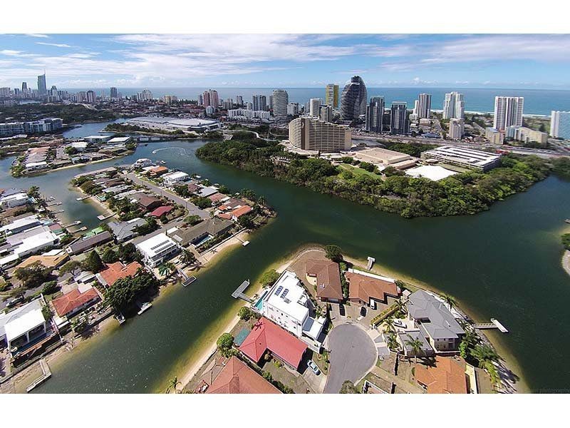 Broadbeach Waters QLD 4218