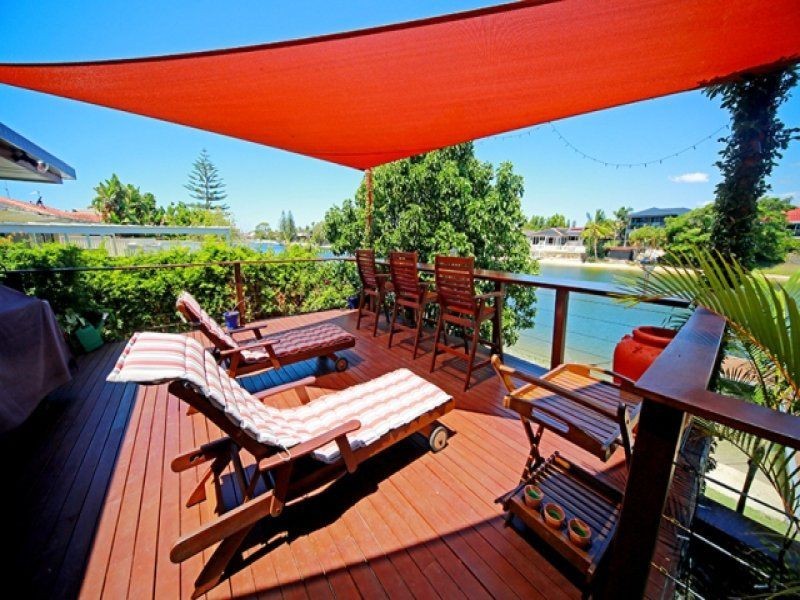 7 GRETEL Drive, Mermaid Waters QLD 4218