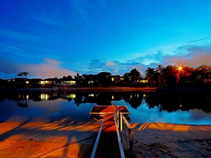 7 GRETEL Drive, Mermaid Waters QLD 4218