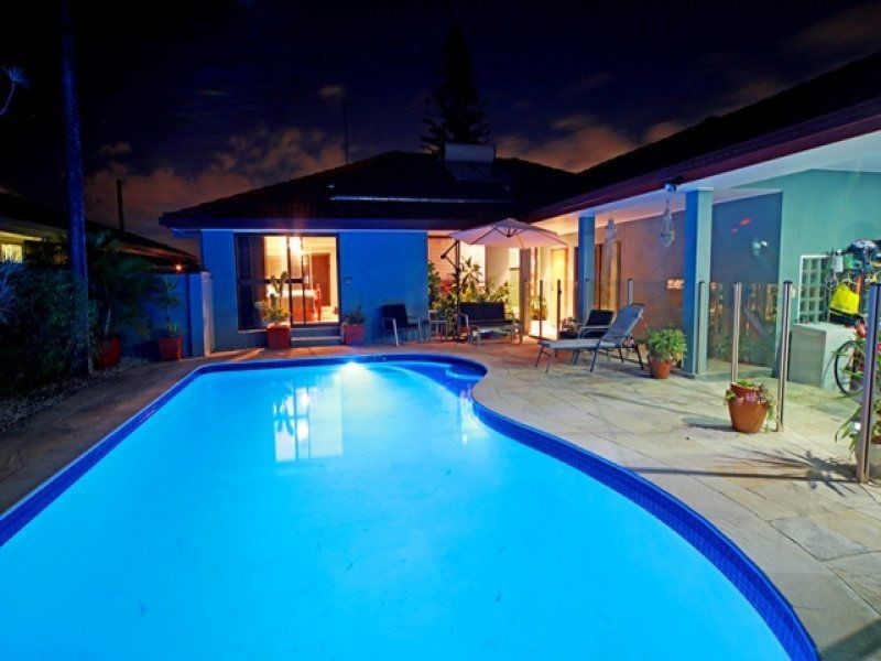 7 GRETEL Drive, Mermaid Waters QLD 4218