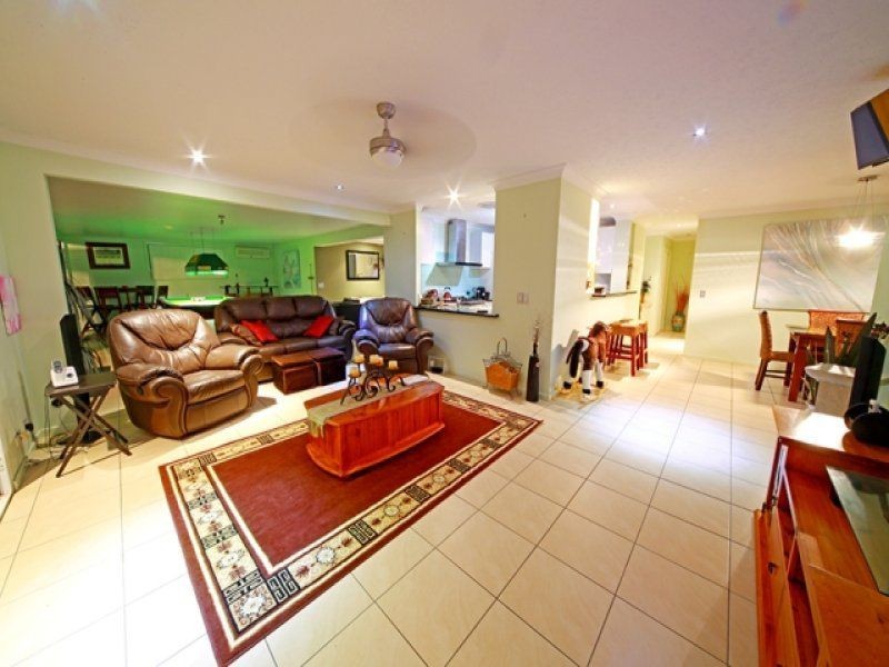 7 GRETEL Drive, Mermaid Waters QLD 4218