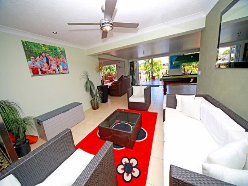 7 GRETEL Drive, Mermaid Waters QLD 4218