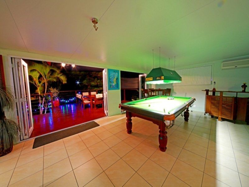 7 GRETEL Drive, Mermaid Waters QLD 4218