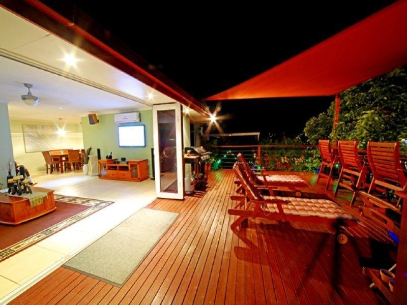7 GRETEL Drive, Mermaid Waters QLD 4218