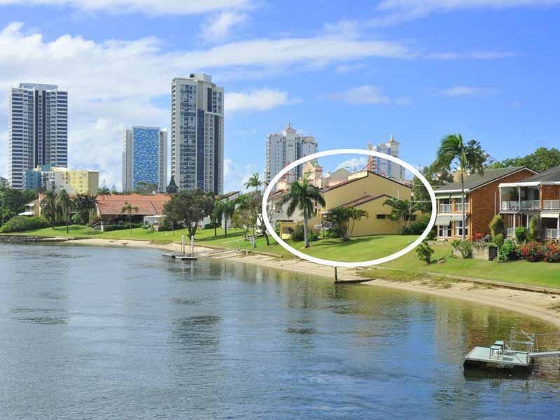 Duplex 3/23 Hooker Boulevard, Broadbeach Waters QLD 4218
