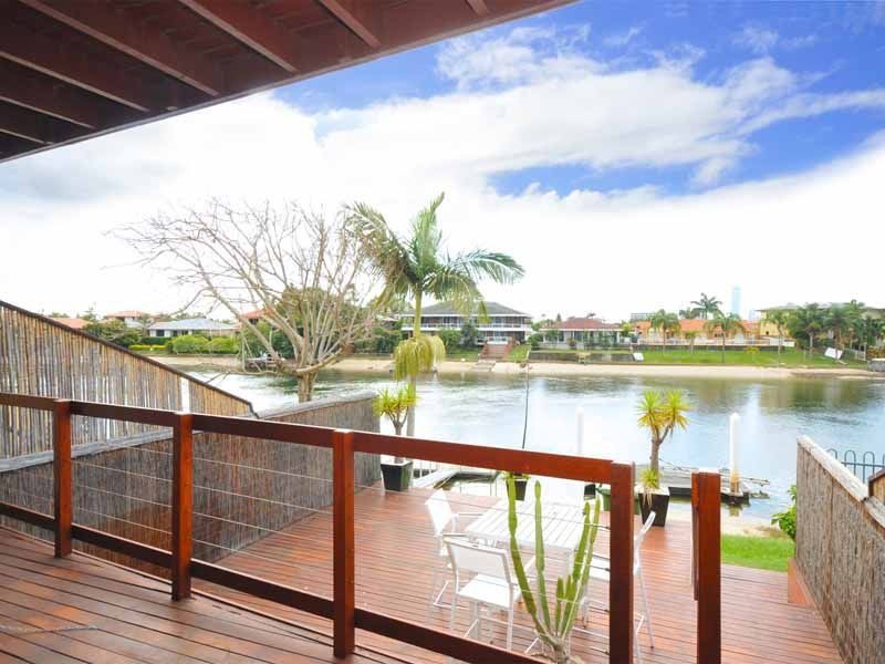 Duplex 3/23 Hooker Boulevard, Broadbeach Waters QLD 4218