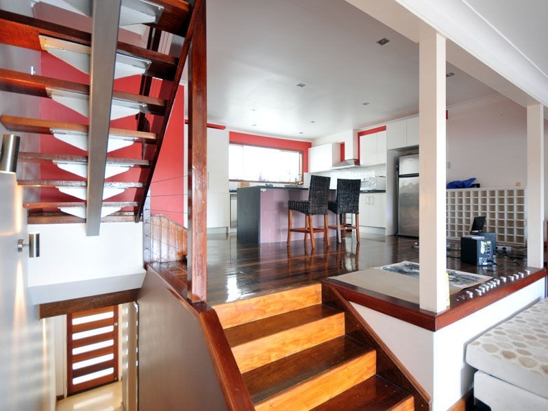 Duplex 3/23 Hooker Boulevard, Broadbeach Waters QLD 4218