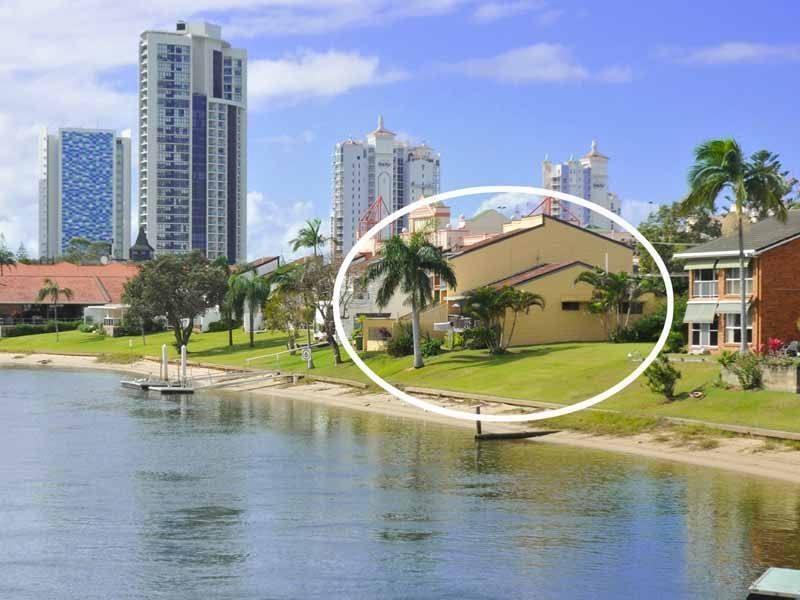 Duplex 3/23 Hooker Boulevard, Broadbeach Waters QLD 4218