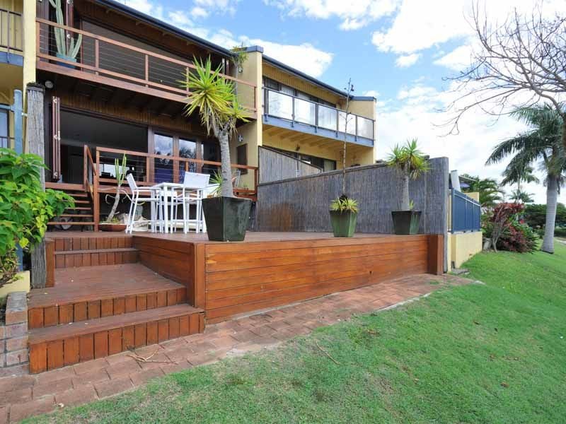 Duplex 3/23 Hooker Boulevard, Broadbeach Waters QLD 4218