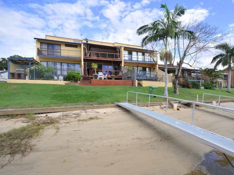 Duplex 3/23 Hooker Boulevard, Broadbeach Waters QLD 4218