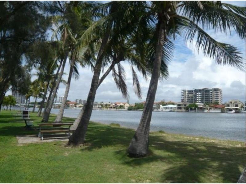 35 Palm Avenue, Surfers Paradise QLD 4217