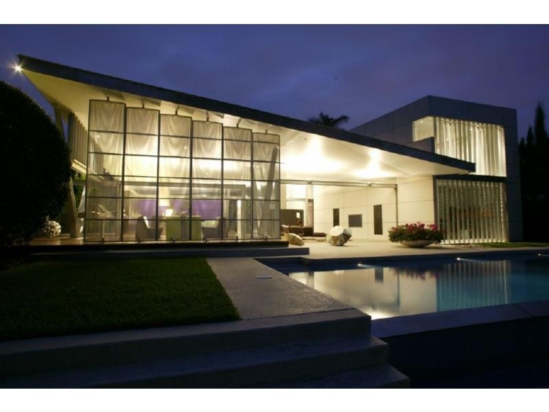 305 Monaco Street, Broadbeach Waters QLD 4218