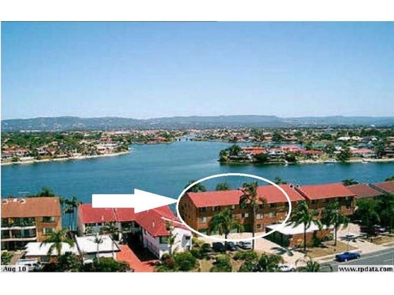 33 Duet Drive, Mermaid Waters QLD 4218