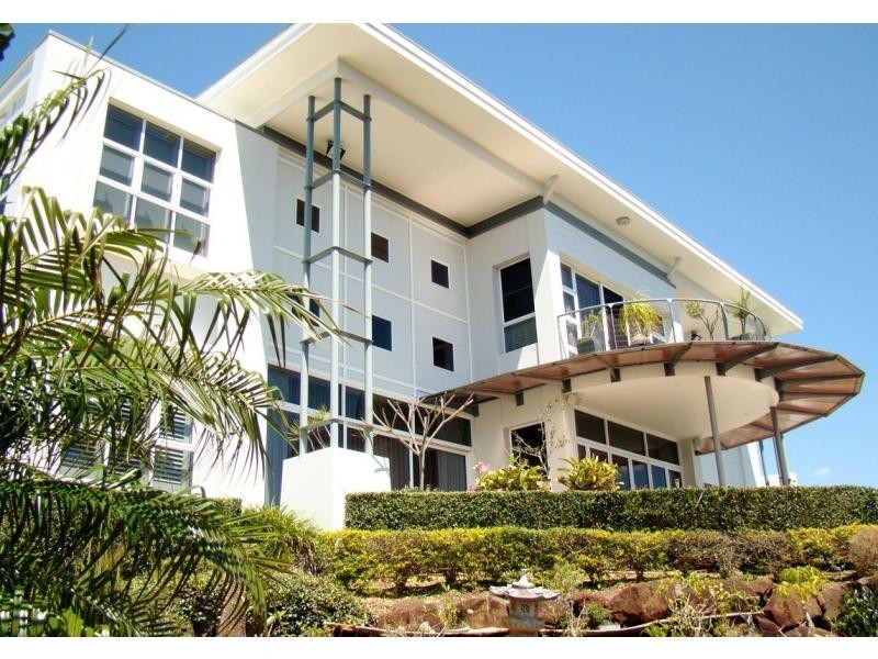 17 Staysail Crescent, Clear Island Waters QLD 4226