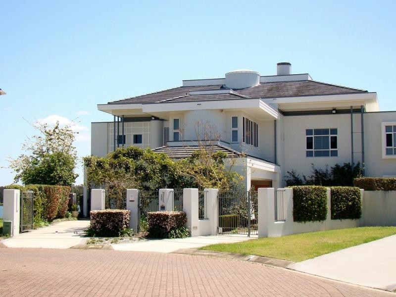 17 Staysail Crescent, Clear Island Waters QLD 4226