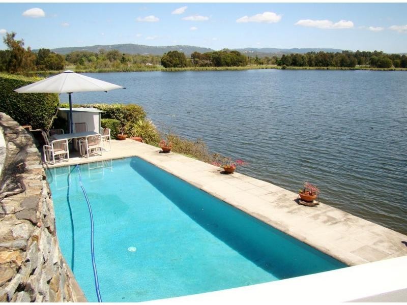 17 Staysail Crescent, Clear Island Waters QLD 4226