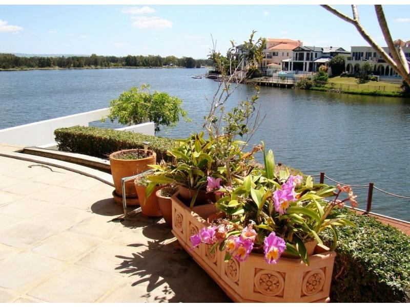 17 Staysail Crescent, Clear Island Waters QLD 4226