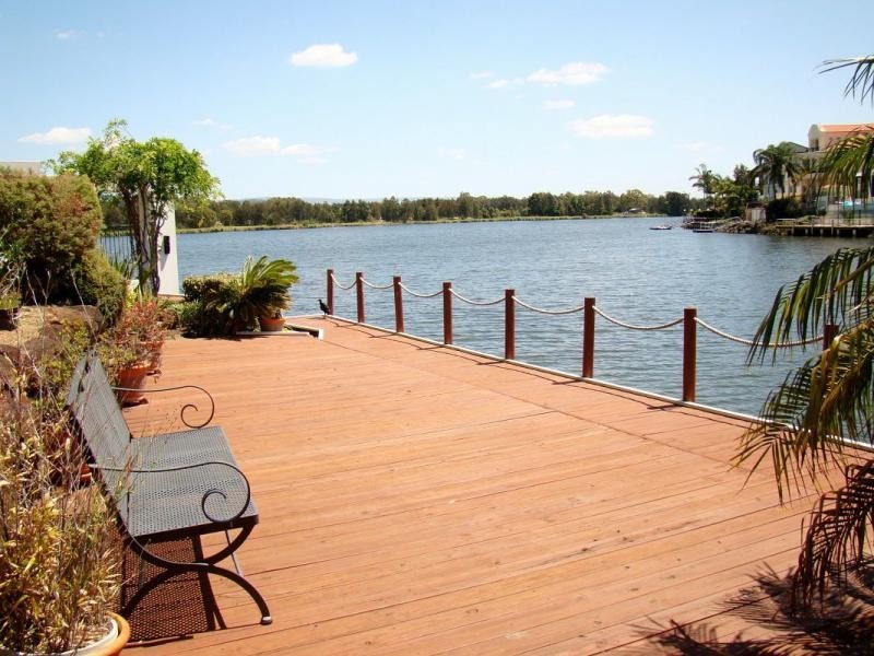 17 Staysail Crescent, Clear Island Waters QLD 4226