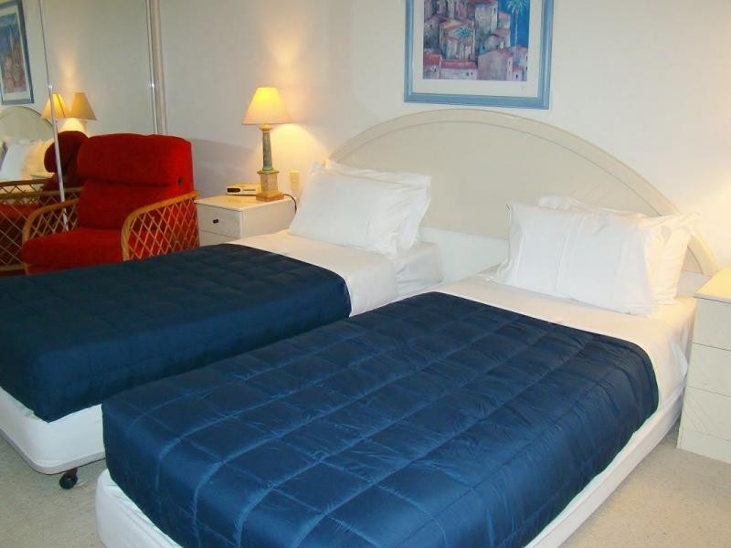 90 Surf Parade, Broadbeach QLD 4218