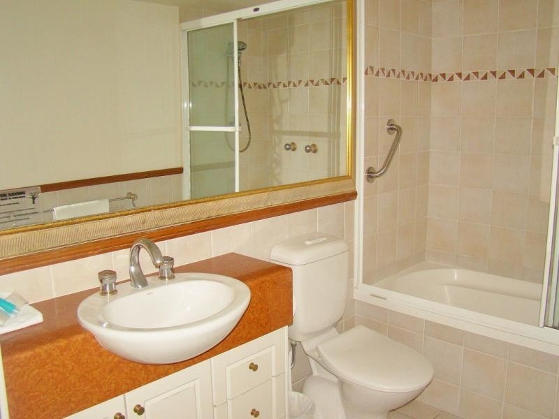 90 Surf Parade, Broadbeach QLD 4218