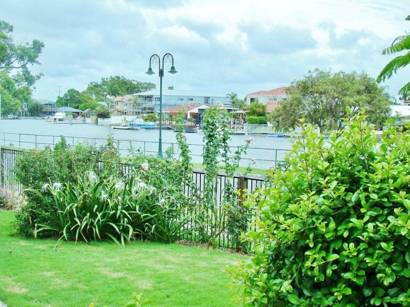 Duplex 1/32 Burrows Street, Biggera Waters QLD 4216