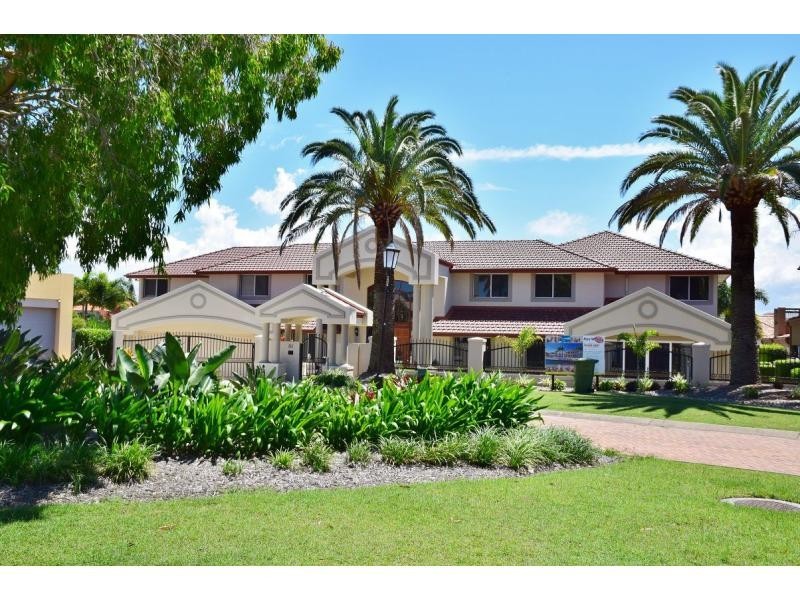 Sovereign Islands QLD 4216