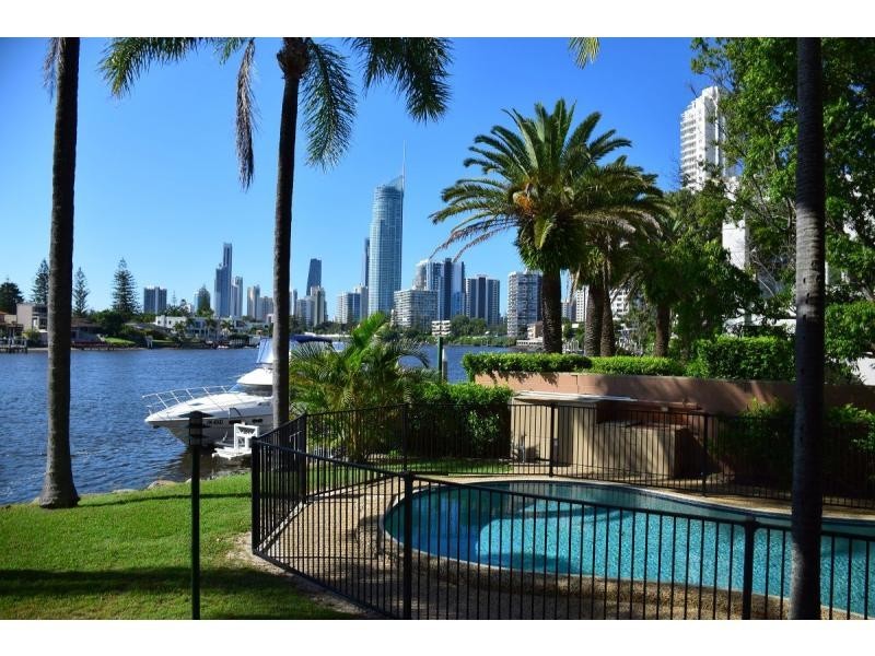 Unit 4/11 Cannes Avenue, Surfers Paradise QLD 4217