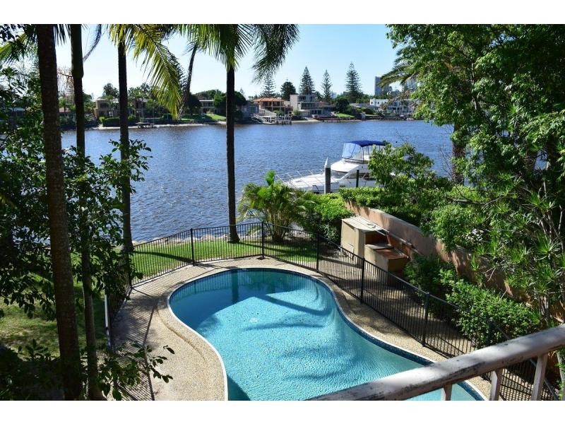 Unit 4/11 Cannes Avenue, Surfers Paradise QLD 4217