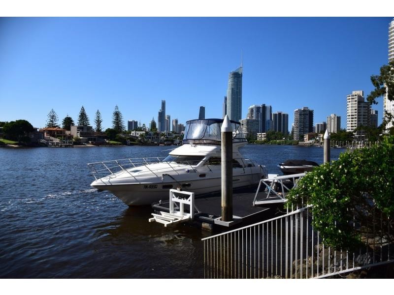Unit 4/11 Cannes Avenue, Surfers Paradise QLD 4217
