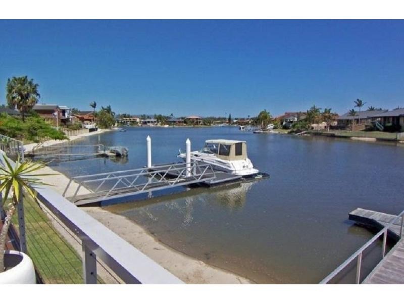 5 Kurrawa Avenue, Mermaid Waters QLD 4218