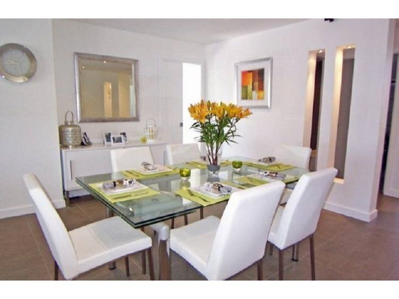 5 Kurrawa Avenue, Mermaid Waters QLD 4218