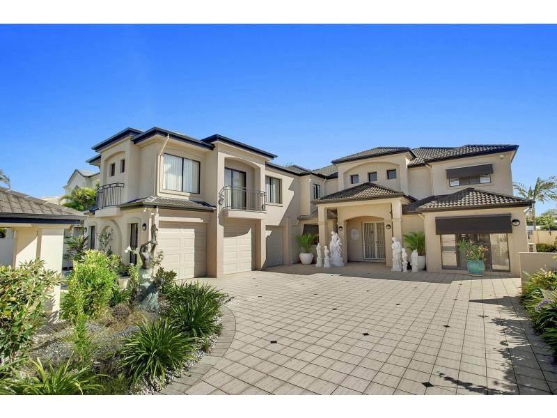 25 Sir Bruce Small Boulevard, Benowa QLD 4217