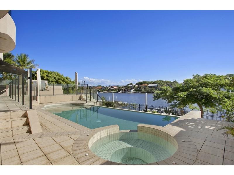 25 Sir Bruce Small Boulevard, Benowa QLD 4217