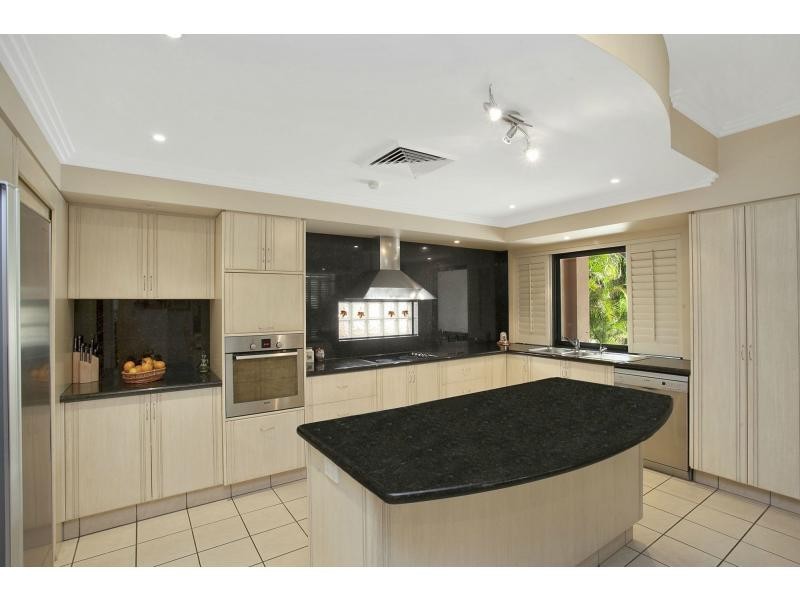 25 Sir Bruce Small Boulevard, Benowa QLD 4217