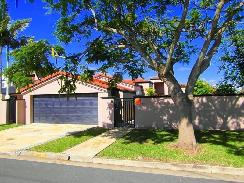 124 Amalfi Drive, Gold Coast, Isle Of Capri QLD 4217