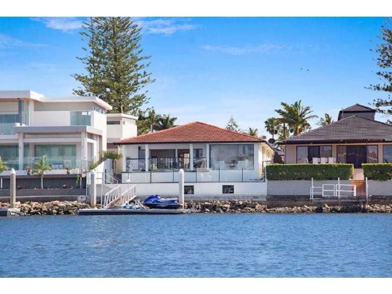 124 Amalfi Drive, Gold Coast, Isle Of Capri QLD 4217