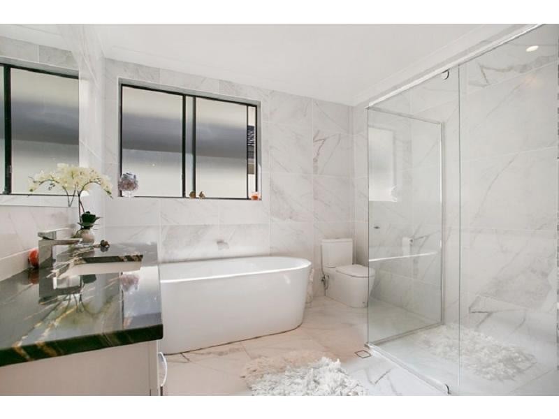 124 Amalfi Drive, Gold Coast, Isle Of Capri QLD 4217