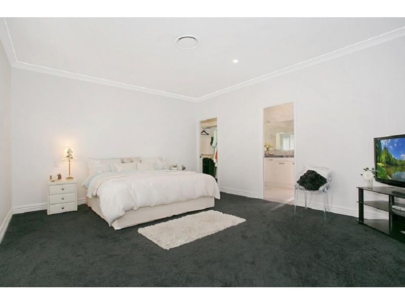 124 Amalfi Drive, Gold Coast, Isle Of Capri QLD 4217