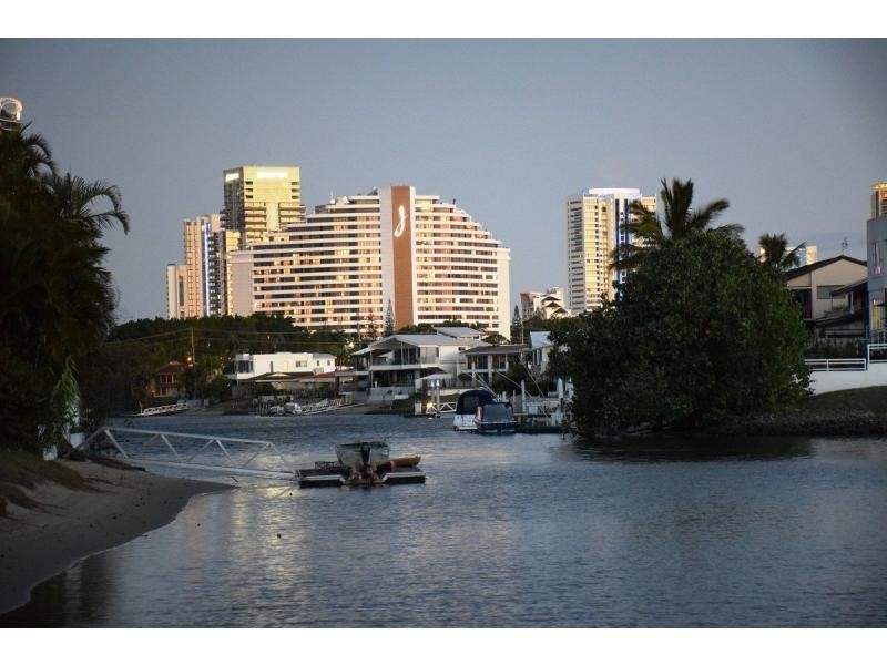 124 RIO VISTA Boulevard, Broadbeach Waters QLD 4218