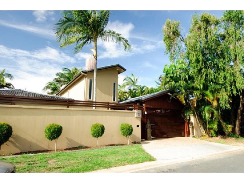 1 Monterey Court, Broadbeach Waters QLD 4218