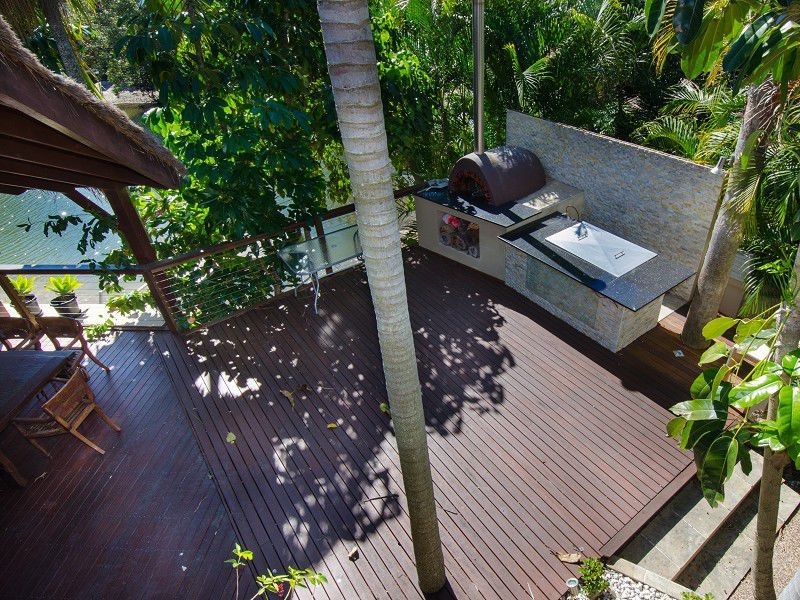 1 Monterey Court, Broadbeach Waters QLD 4218
