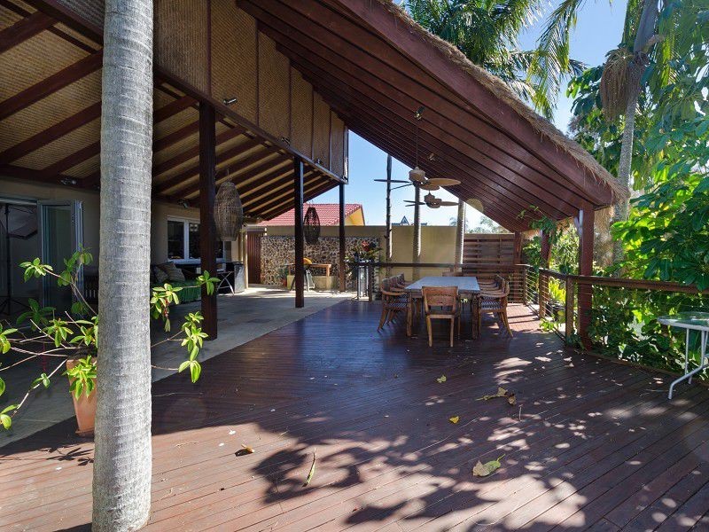 1 Monterey Court, Broadbeach Waters QLD 4218