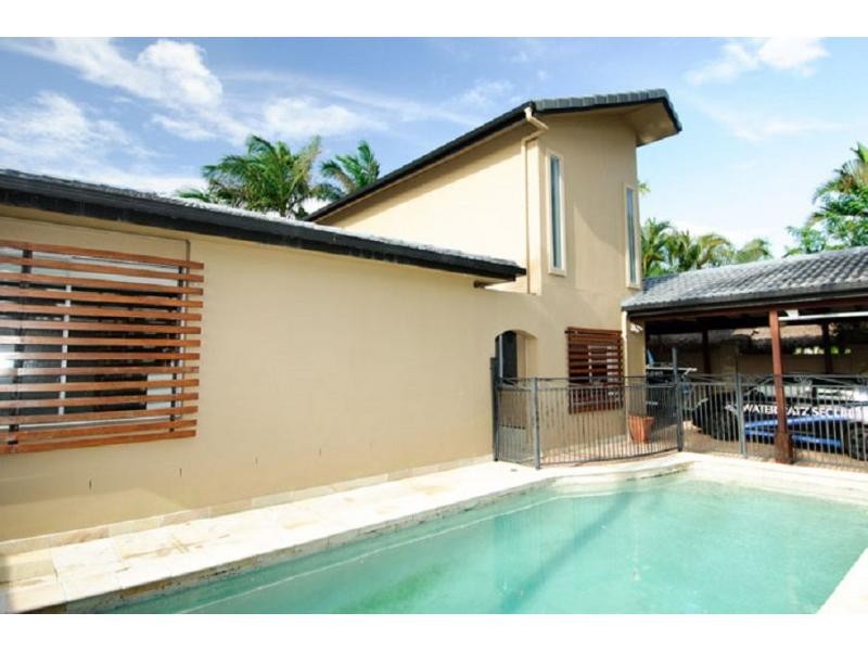 1 Monterey Court, Broadbeach Waters QLD 4218