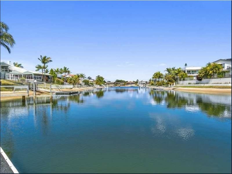 6 Cessnock Close, Mermaid Waters QLD 4218