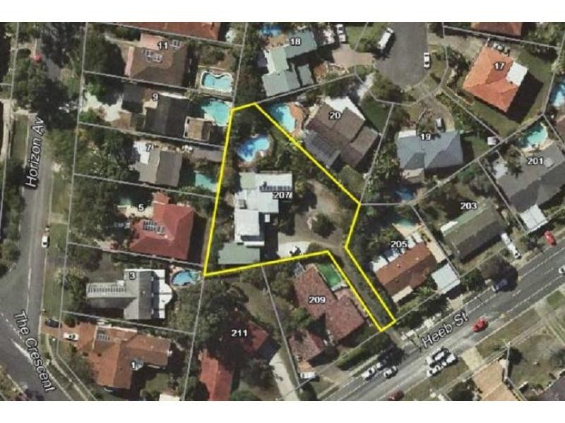 207 Heeb Street, Benowa QLD 4217